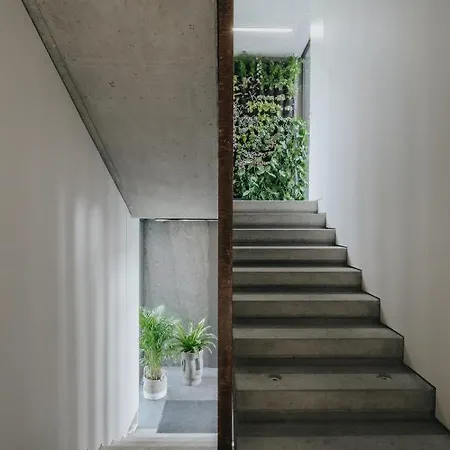Heyer Apartment *