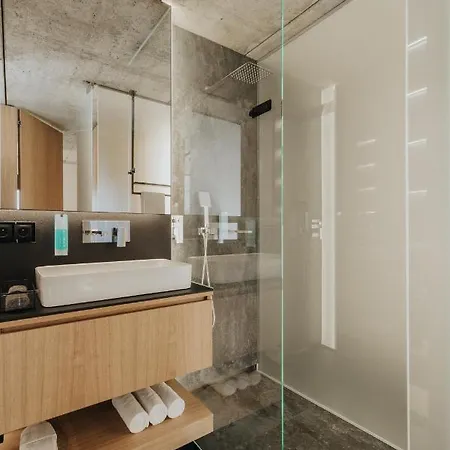 Heyer Apartment *